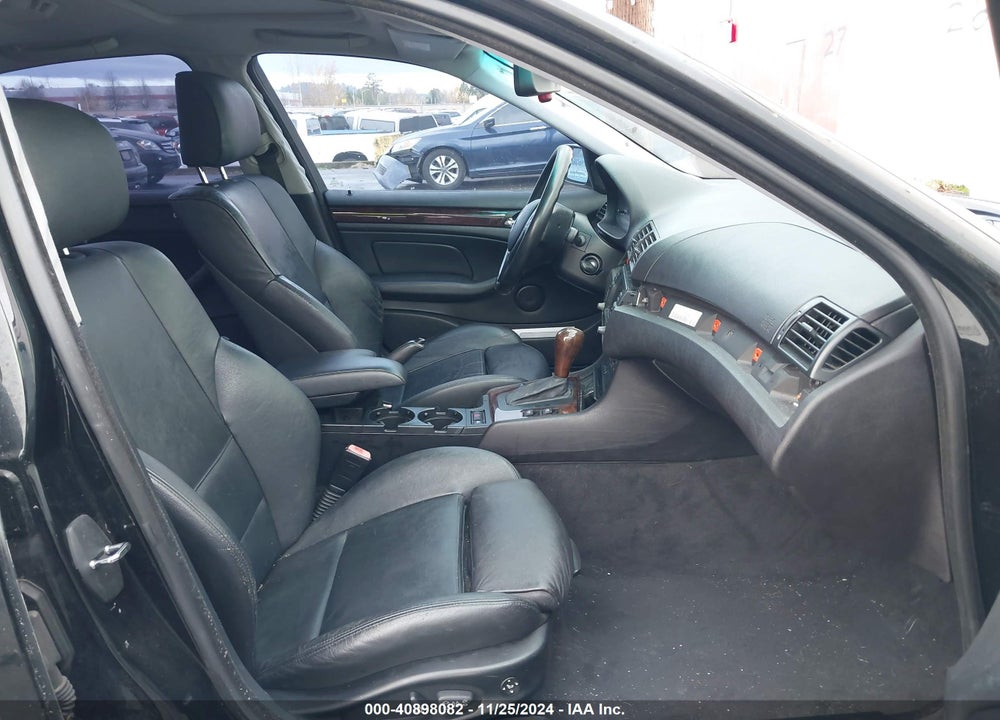 2005 BMW 325I VIN: WBAAZ33495KW77339