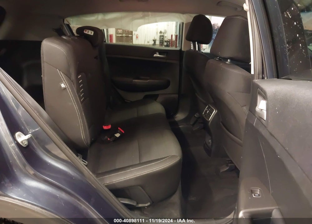 2018 KIA SPORTAGE LX VIN: KNDPMCAC5J7381026