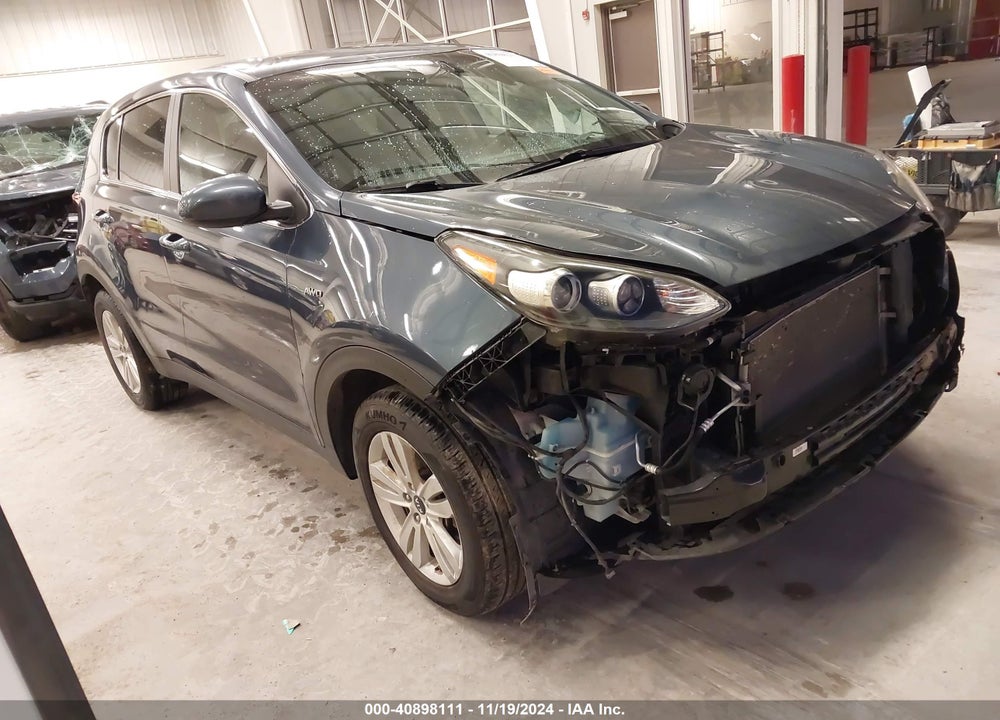 2018 KIA SPORTAGE LX VIN: KNDPMCAC5J7381026