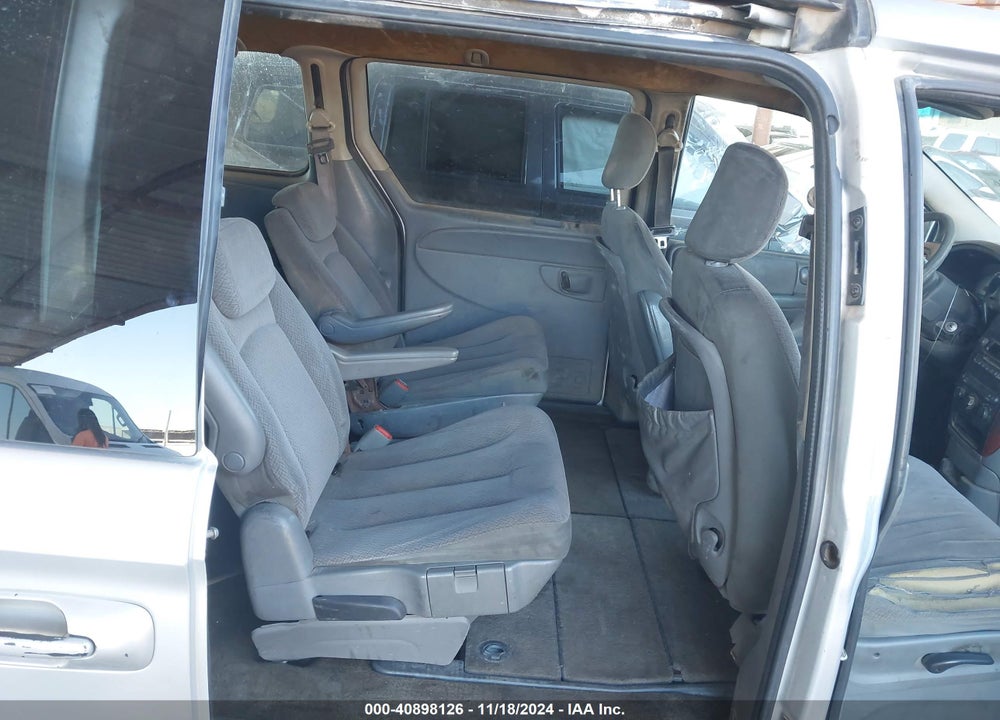 2007 CHRYSLER TOWN & COUNTRY LX VIN: 2A4GP44R17R171750