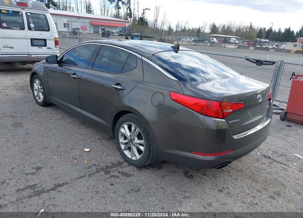 2011 KIA OPTIMA EX VIN: KNAGN4A75B5100603