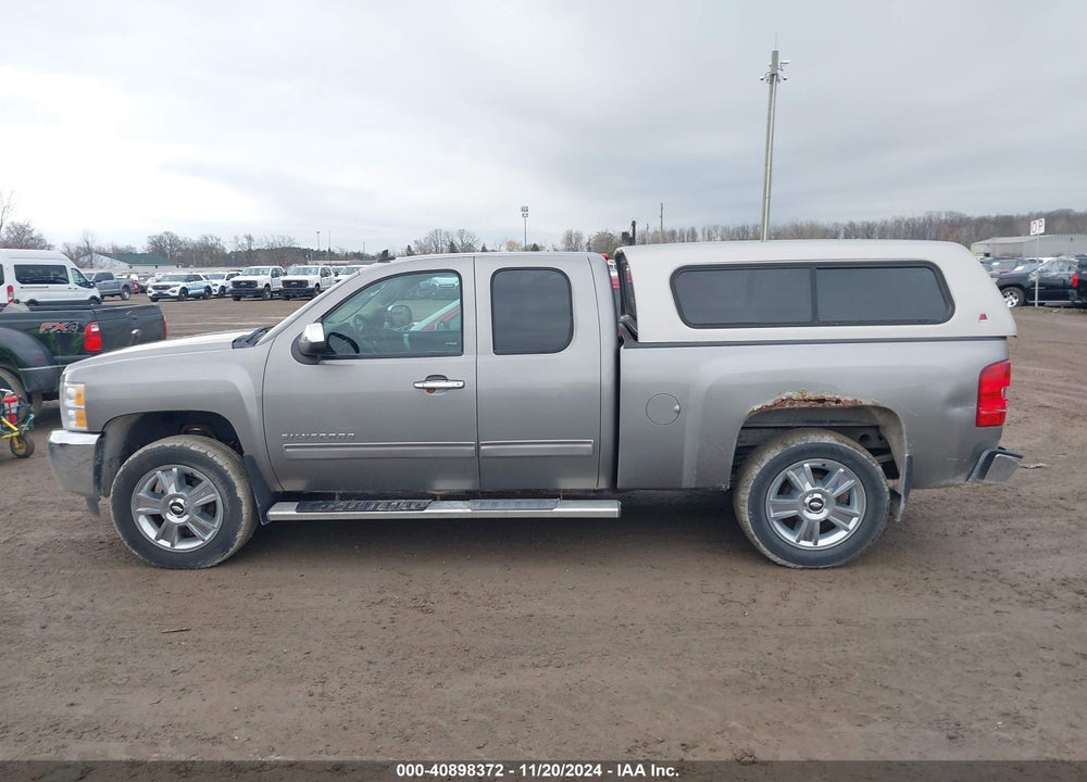 2013 CHEVROLET SILVERADO 1500 LT VIN: 1GCRKSE70DZ378601