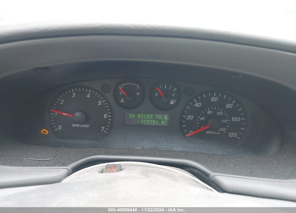 2004 FORD TAURUS SES VIN: 1FAFP55U94G118307
