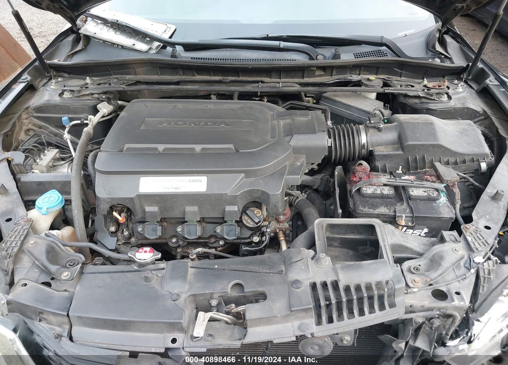 2013 HONDA ACCORD VIN: 1HGCT2B81DA001677