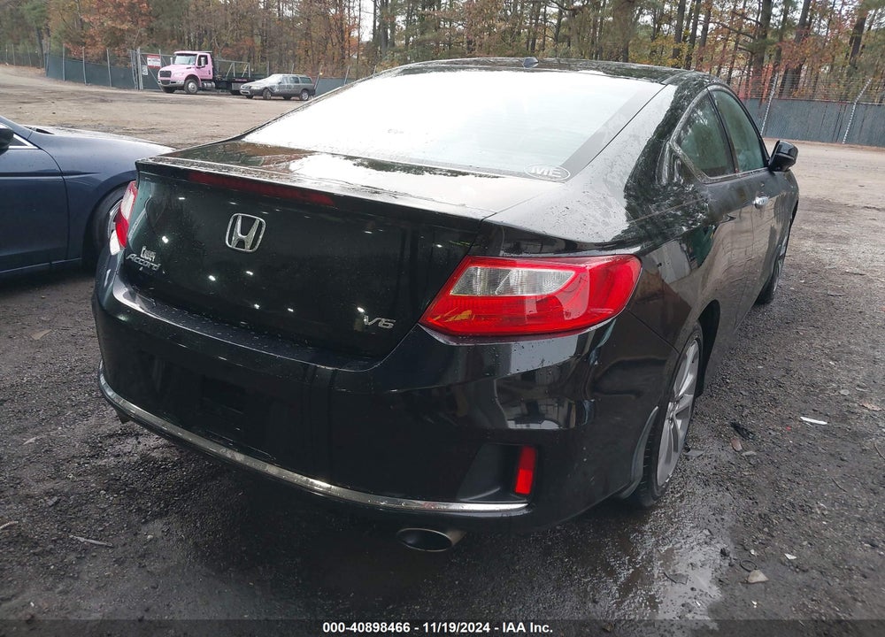 2013 HONDA ACCORD VIN: 1HGCT2B81DA001677
