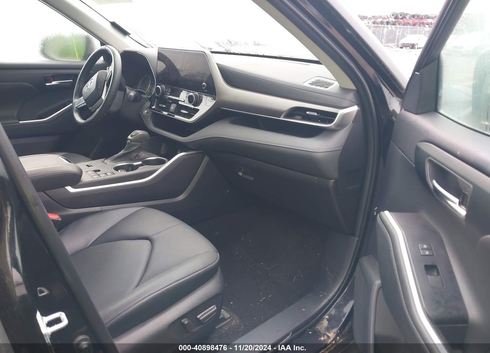 2023 TOYOTA HIGHLANDER XLE VIN: 5TDKDRAH1PS511083