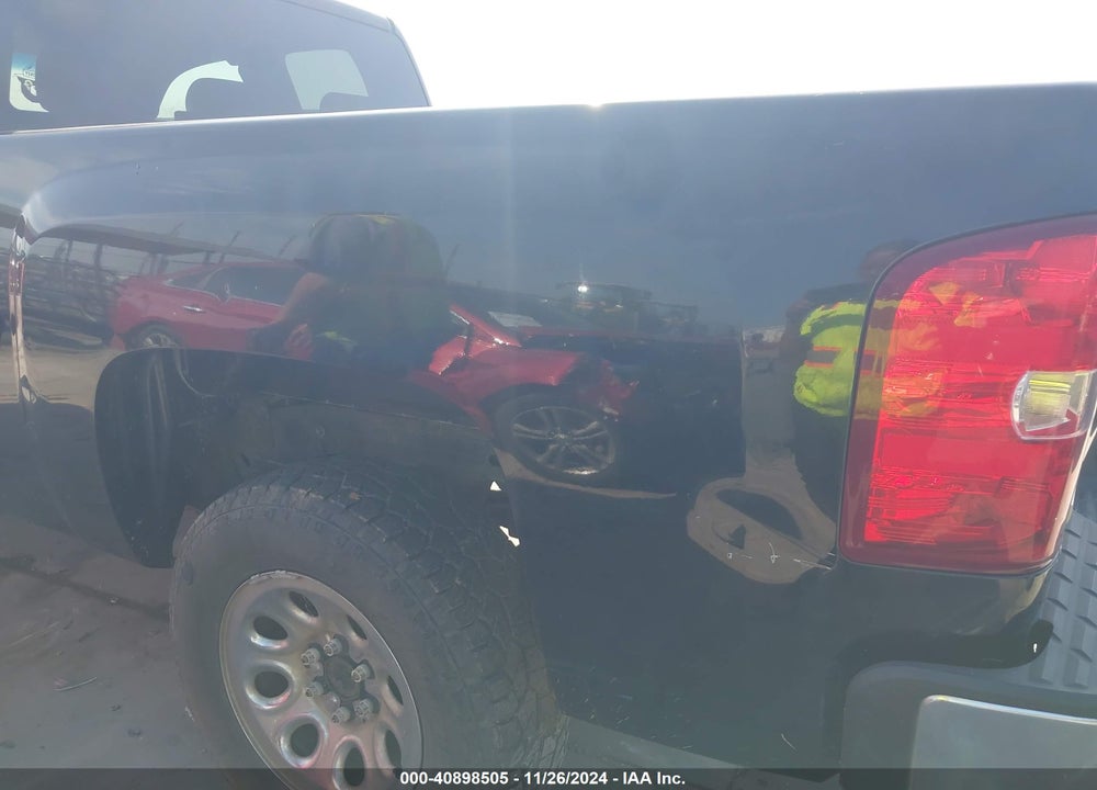 2011 CHEVROLET SILVERADO 1500 LS VIN: 1GCRCREA9BZ442083