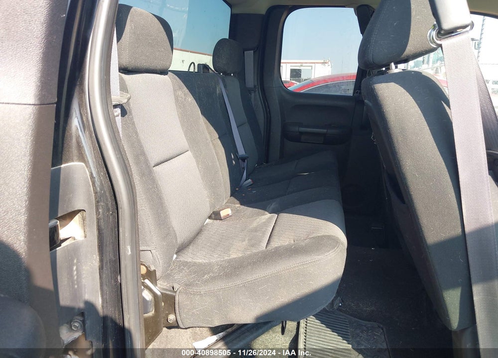 2011 CHEVROLET SILVERADO 1500 LS VIN: 1GCRCREA9BZ442083