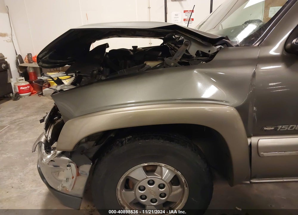 2000 CHEVROLET SUBURBAN 1500 LS VIN: 3GNEC16T3YG196731