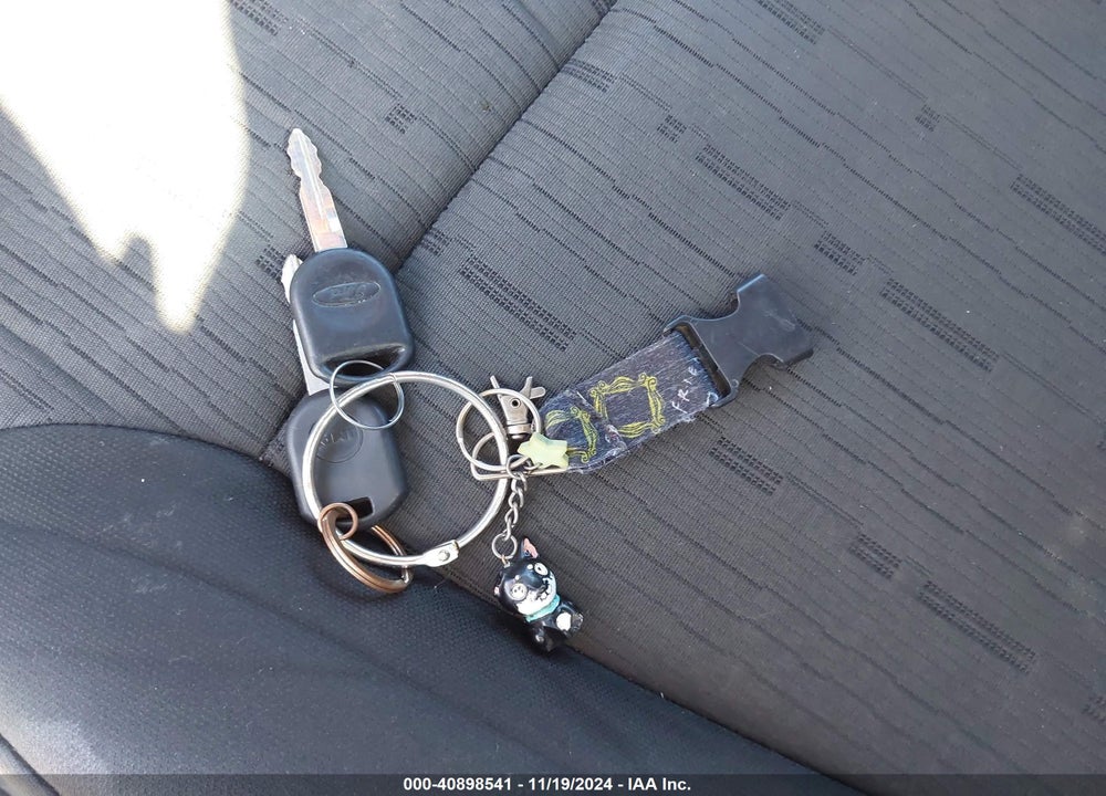2010 FORD FOCUS SE VIN: 1FAHP3FN8AW251405