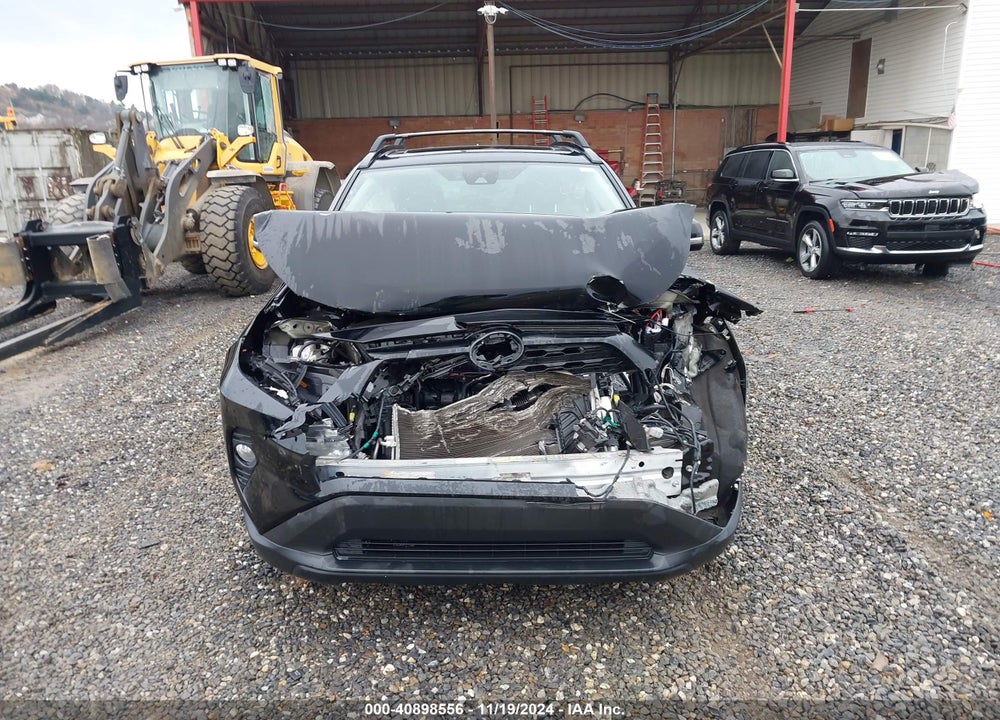 2019 TOYOTA RAV4 XLE VIN: JTMW1RFV4KD011643