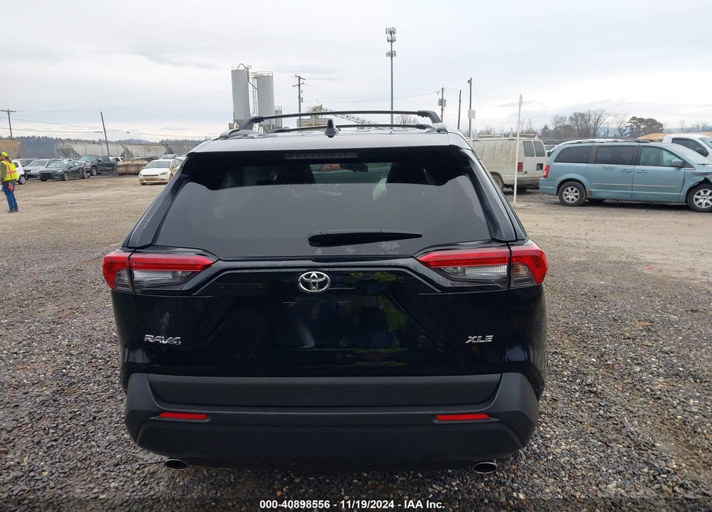 2019 TOYOTA RAV4 XLE VIN: JTMW1RFV4KD011643