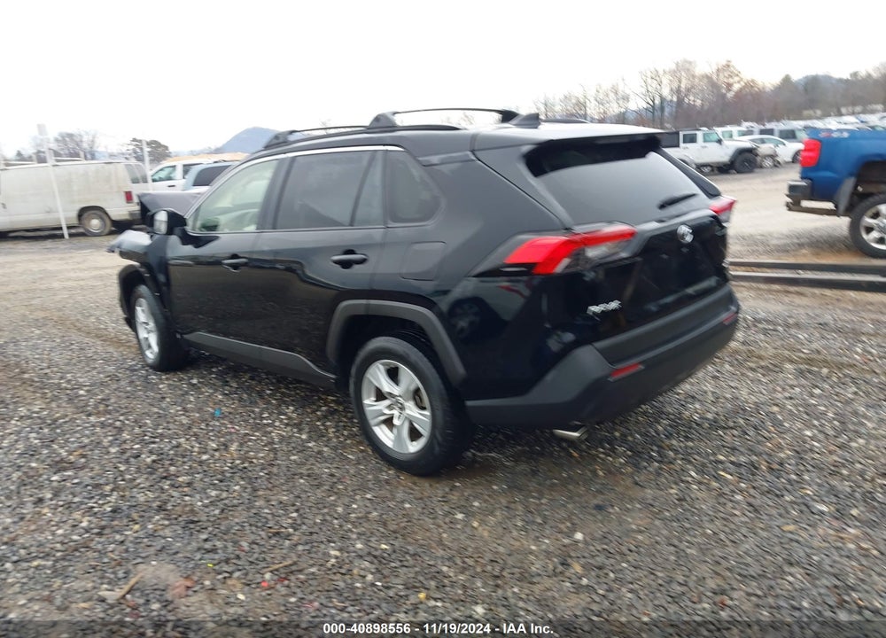 2019 TOYOTA RAV4 XLE VIN: JTMW1RFV4KD011643