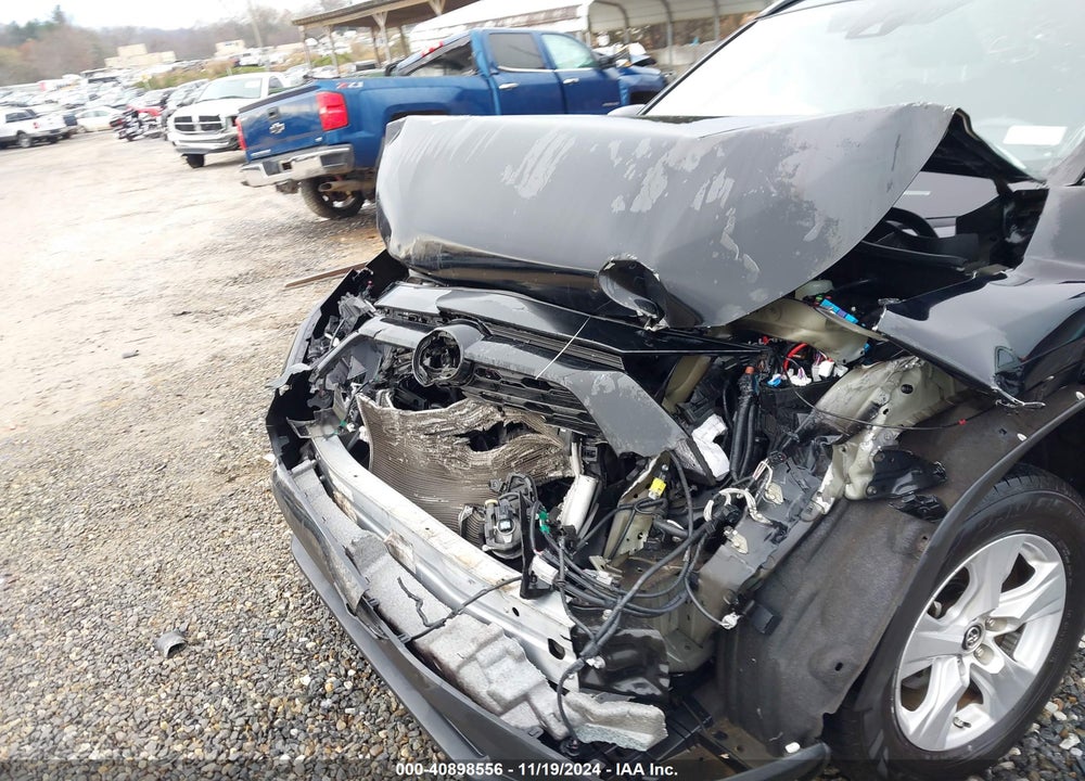 2019 TOYOTA RAV4 XLE VIN: JTMW1RFV4KD011643