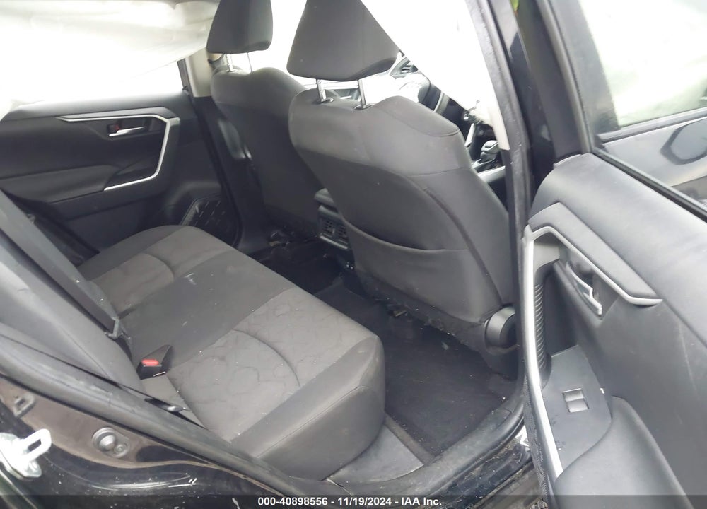 2019 TOYOTA RAV4 XLE VIN: JTMW1RFV4KD011643