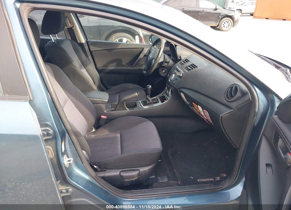 2010 MAZDA 3 I SPORT VIN: JM1BL1SF9A1140938