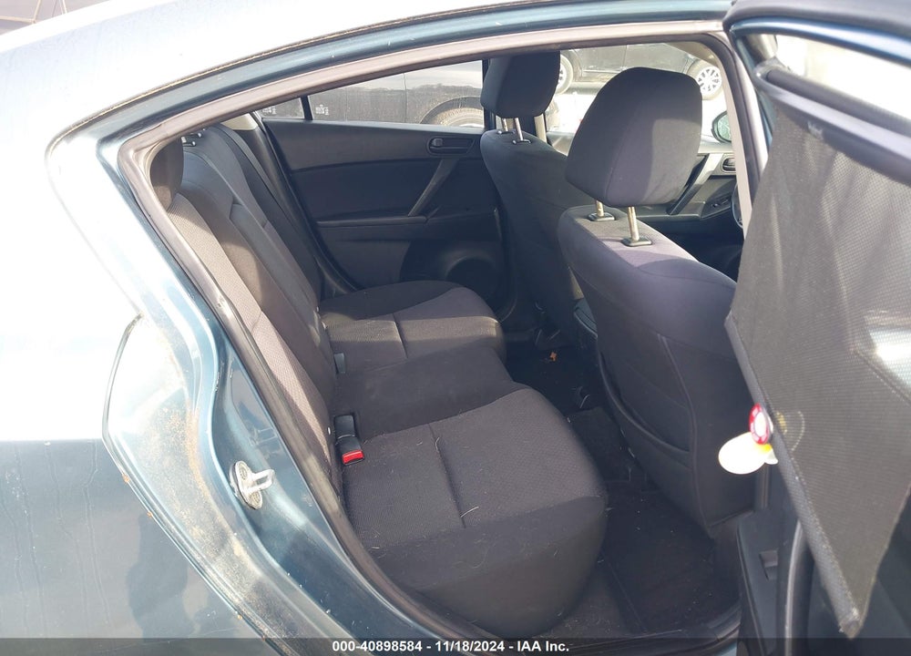 2010 MAZDA 3 I SPORT VIN: JM1BL1SF9A1140938