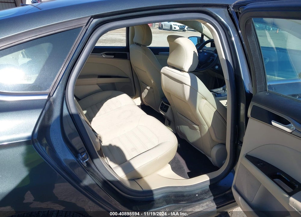 2015 FORD FUSION SE VIN: 3FA6P0HDXFR231323