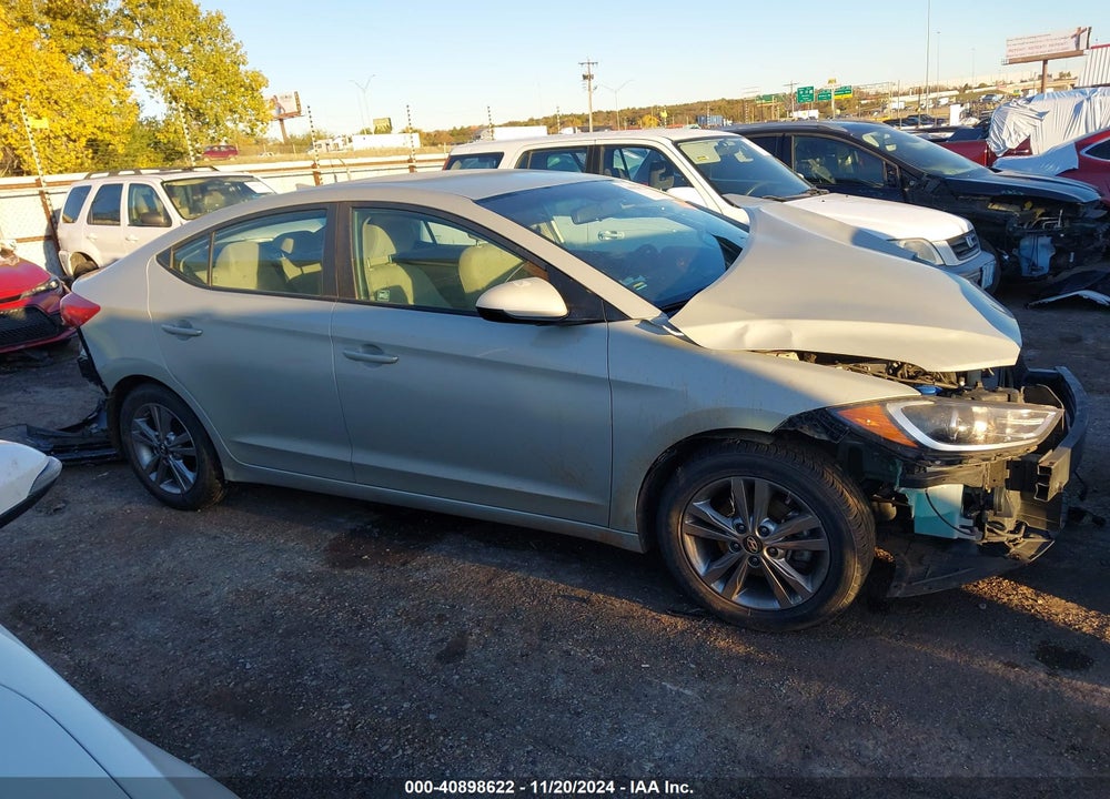 2017 HYUNDAI ELANTRA VIN: KMHD84LF8HU378312