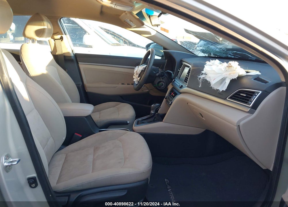 2017 HYUNDAI ELANTRA VIN: KMHD84LF8HU378312
