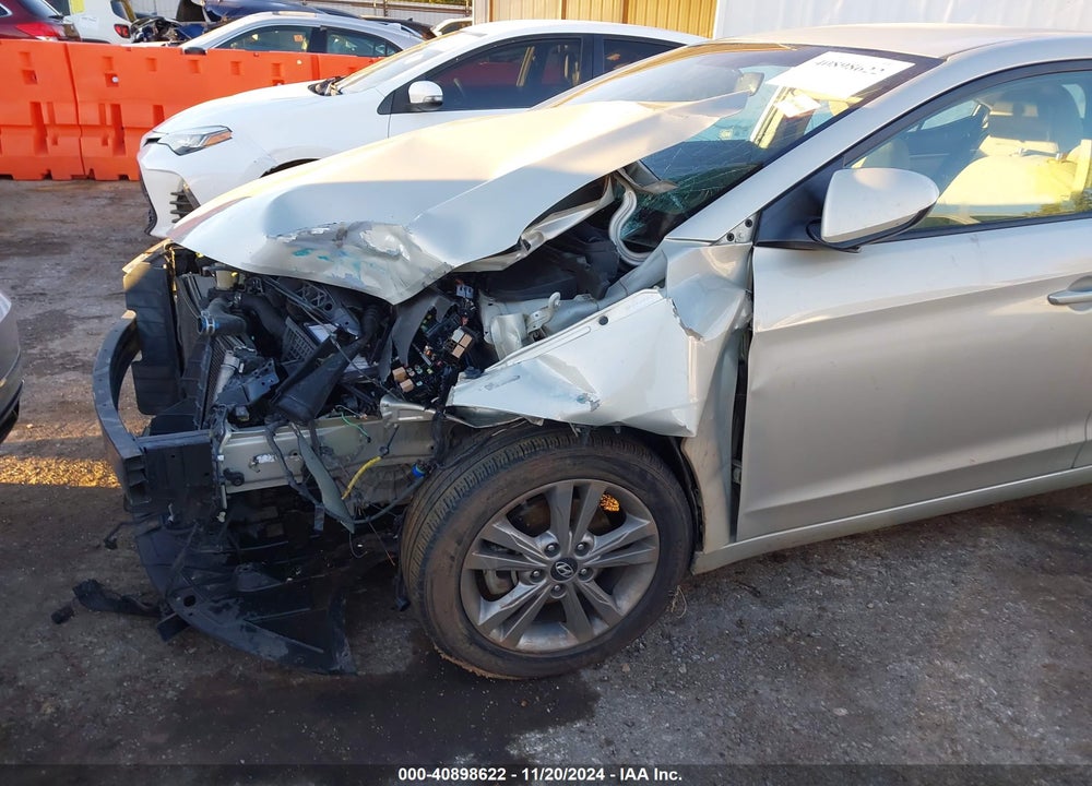 2017 HYUNDAI ELANTRA VIN: KMHD84LF8HU378312