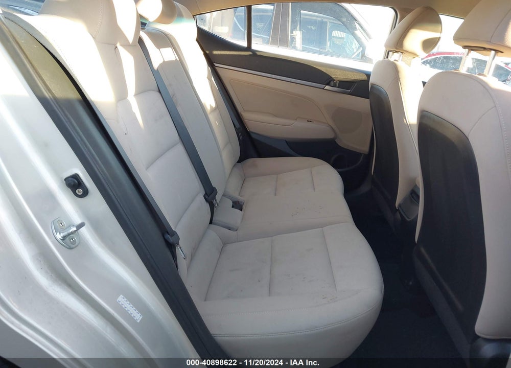 2017 HYUNDAI ELANTRA VIN: KMHD84LF8HU378312
