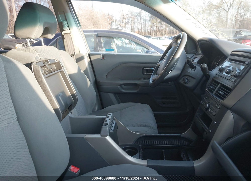 2006 HONDA PILOT EX VIN: 5FNYF18466B010721