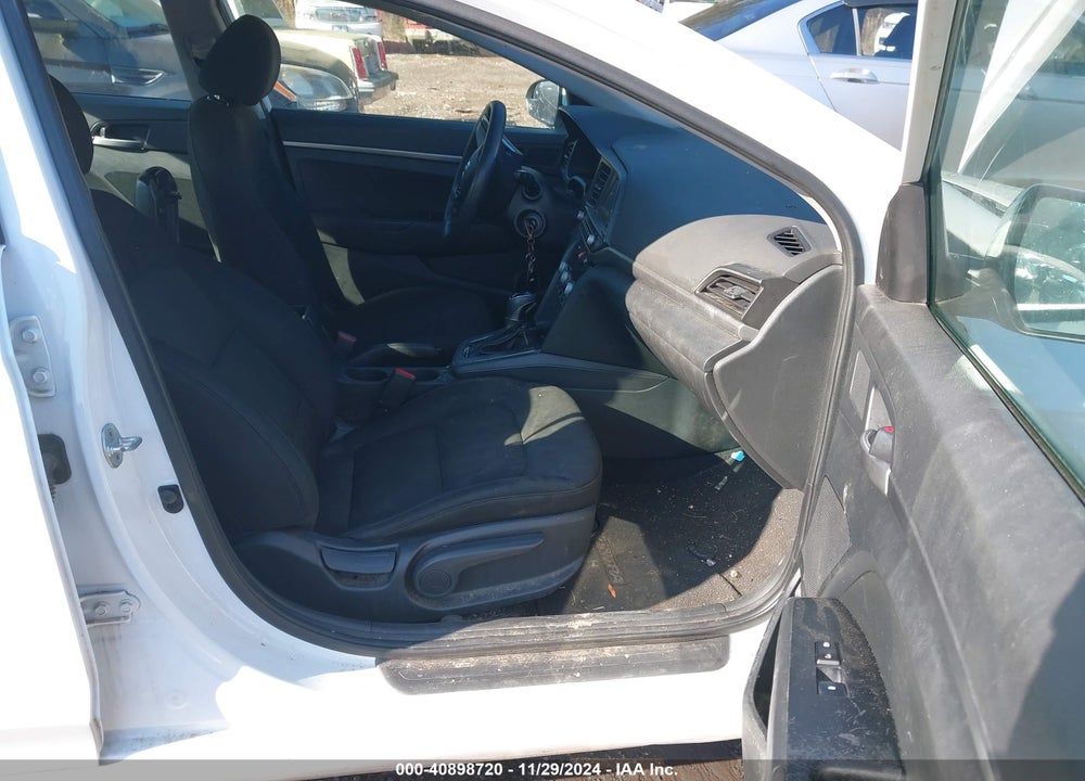 2020 HYUNDAI ELANTRA SE VIN: 5NPD74LF4LH527616