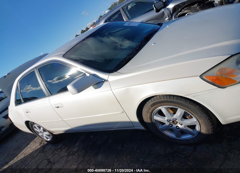 2000 TOYOTA AVALON XLS VIN: 4T1BF28B4YU054569