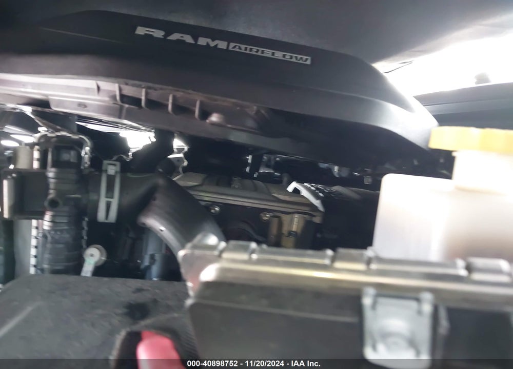 2022 RAM 1500 LAIE  4X4 5'7 BOX VIN: 1C6SRFJT1NN171061