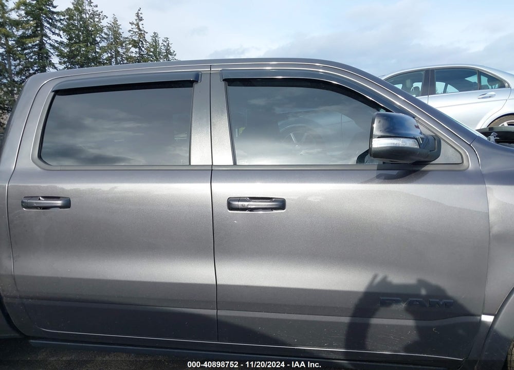2022 RAM 1500 LAIE  4X4 5'7 BOX VIN: 1C6SRFJT1NN171061