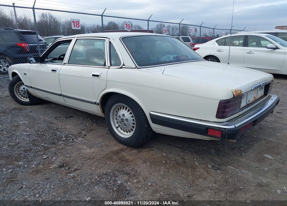 1990 JAGUAR XJ6 SOVEREIGN VIN: SAJHY1745LC615528