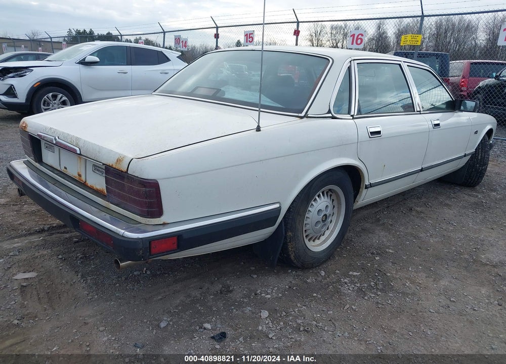 1990 JAGUAR XJ6 SOVEREIGN VIN: SAJHY1745LC615528