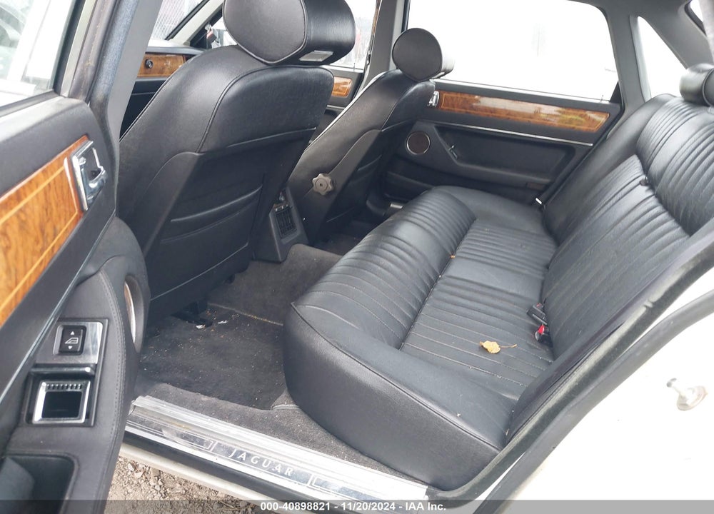 1990 JAGUAR XJ6 SOVEREIGN VIN: SAJHY1745LC615528
