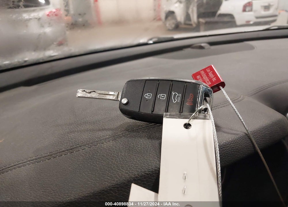 2020 KIA SPORTAGE LX VIN: KNDPMCAC7L7687180
