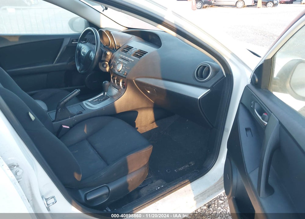 2011 MAZDA 3 I TOURING VIN: JM1BL1VF5B1449402