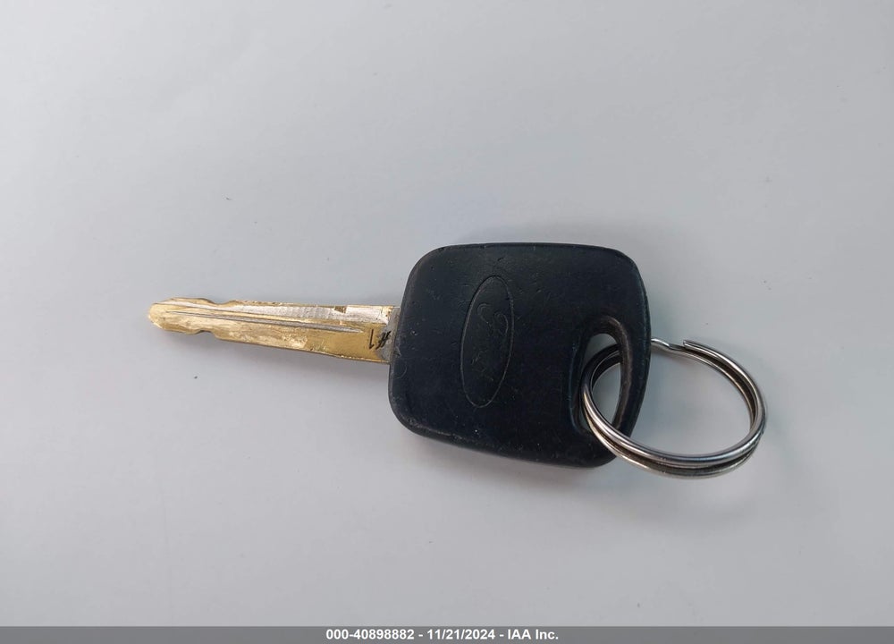2001 FORD FOCUS ZX3 VIN: 3FAFP31311R124446