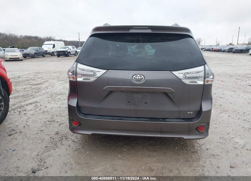 2017 TOYOTA SIENNA SE VIN: 5TDXZ3DC3HS821354