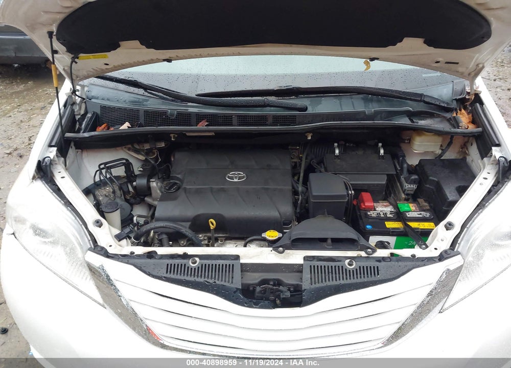 2015 TOYOTA SIENNA LE 8 PASSENGER VIN: 5TDKK3DC2FS564358