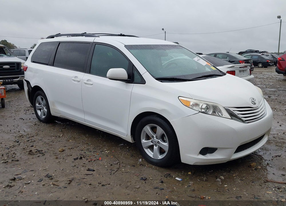 2015 TOYOTA SIENNA LE 8 PASSENGER VIN: 5TDKK3DC2FS564358