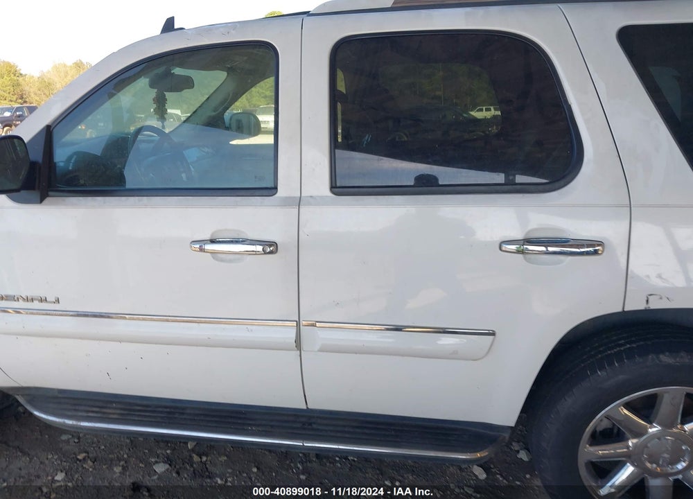 2008 GMC YUKON DENALI VIN: 1GKFK63828J222283
