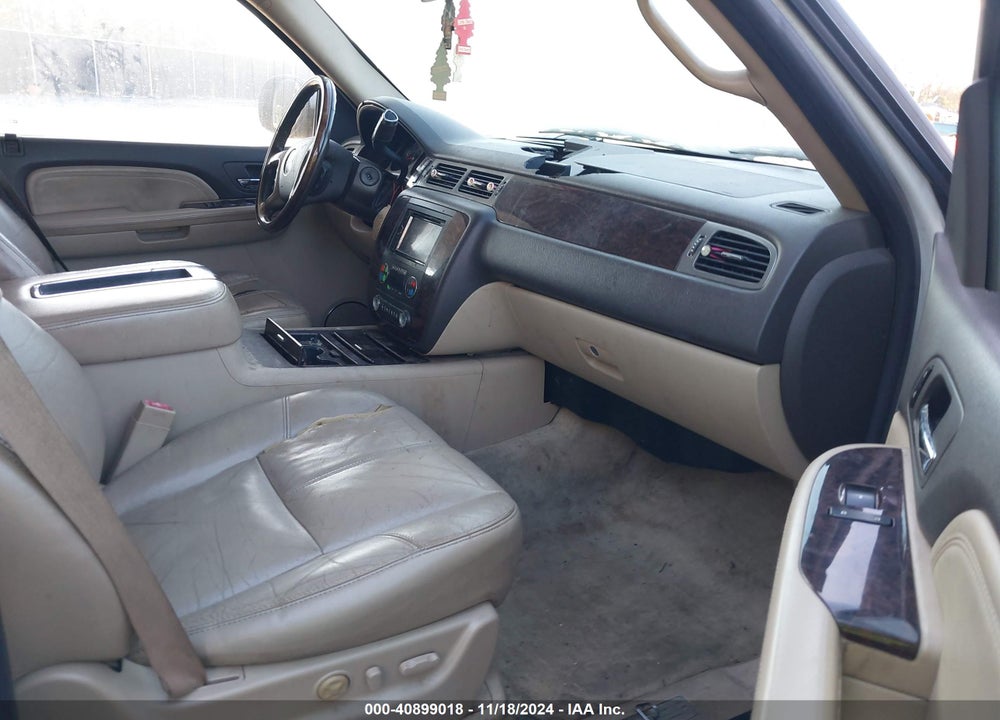 2008 GMC YUKON DENALI VIN: 1GKFK63828J222283