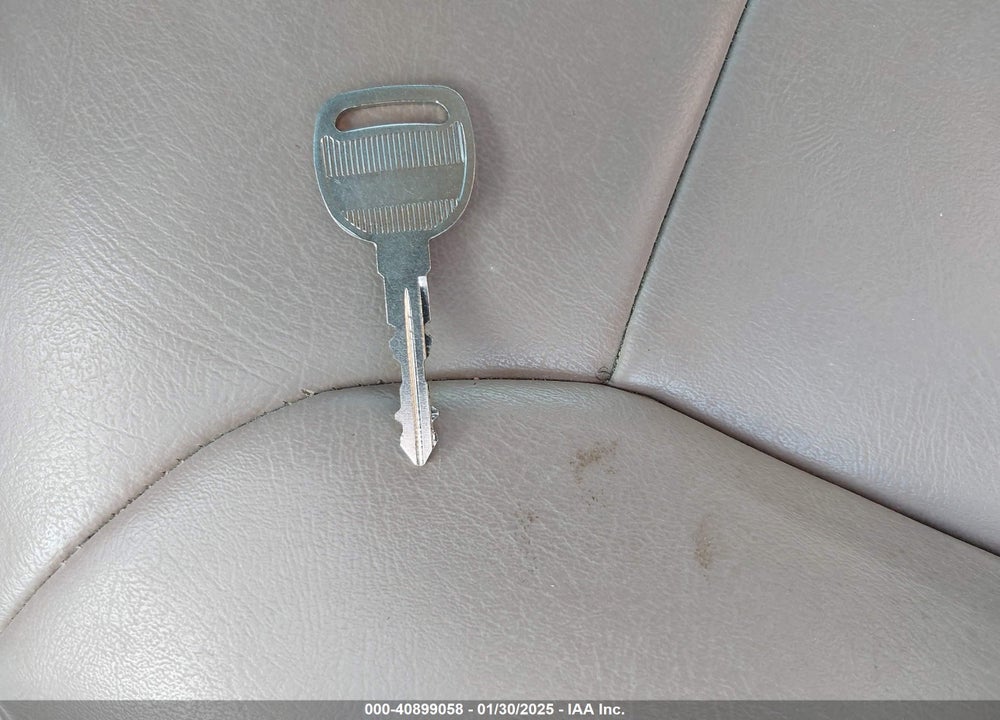 1995 CHEVROLET SUBURBAN K1500 VIN: 1GNFK16KXSJ375532