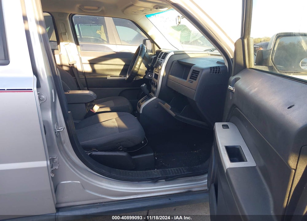 2008 JEEP PATRIOT SPORT VIN: 1J8FT28W38D731783