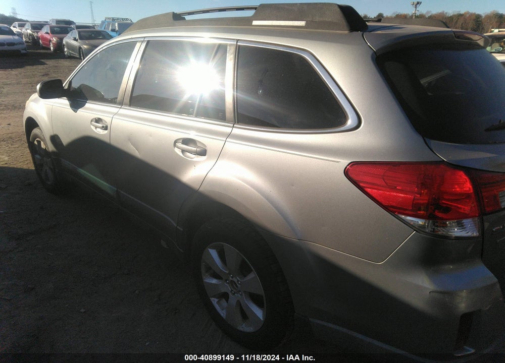 2011 SUBARU OUTBACK 2.5I PREMIUM VIN: 4S4BRCCC8B3338961