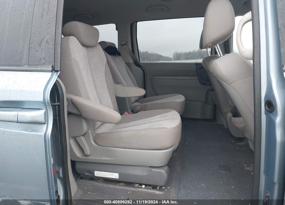 2010 KIA SEDONA LX VIN: KNDMG4C35A6359112