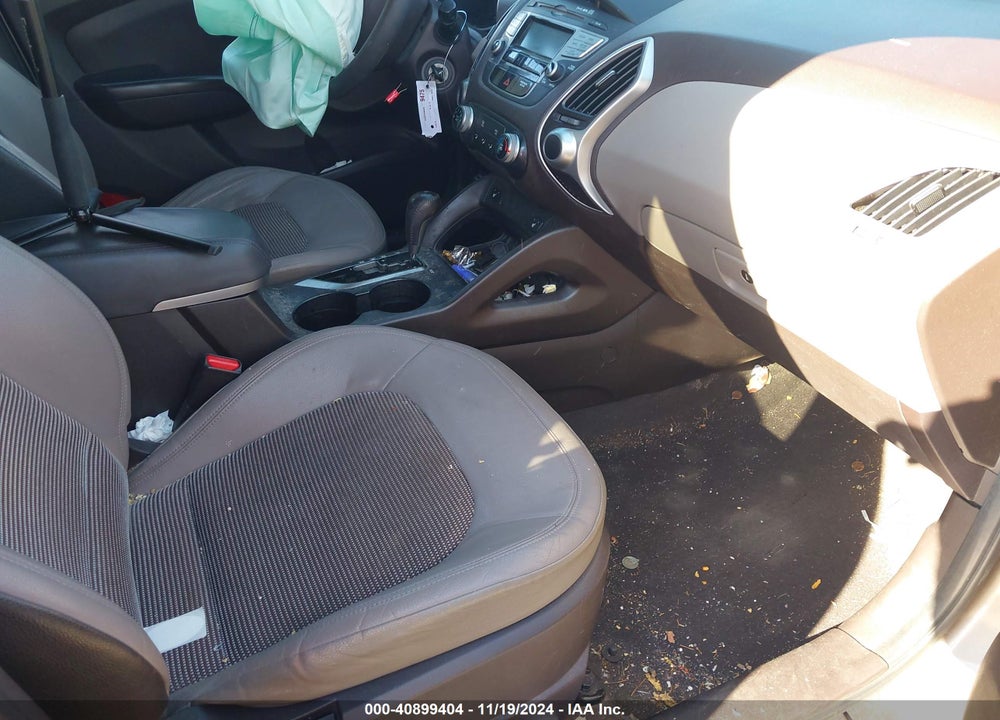 2011 HYUNDAI TUCSON GLS VIN: KM8JUCACXBU242210