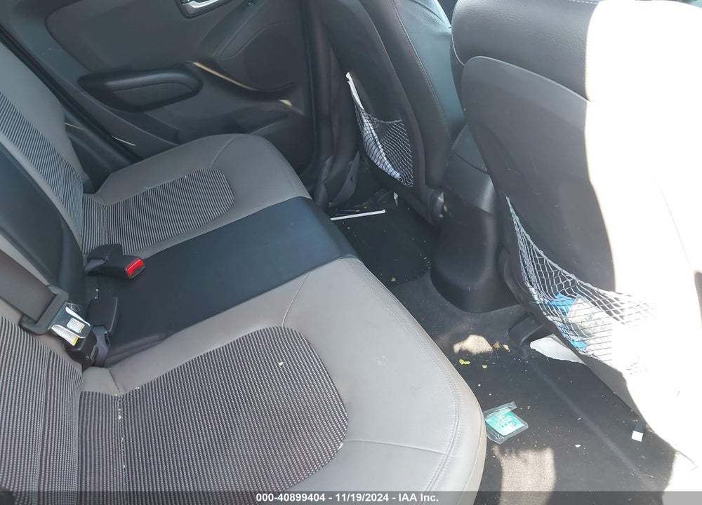 2011 HYUNDAI TUCSON GLS VIN: KM8JUCACXBU242210