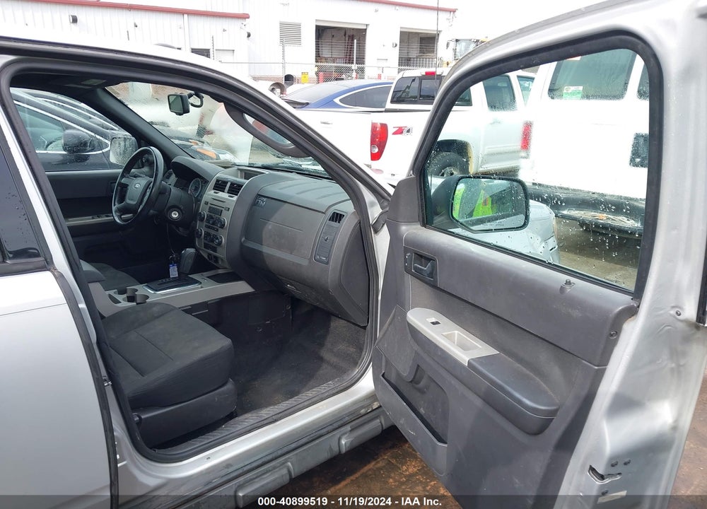 2009 FORD ESCAPE XLT VIN: 1FMCU03739KD00722