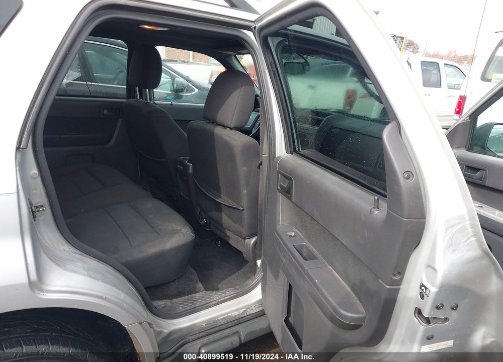 2009 FORD ESCAPE XLT VIN: 1FMCU03739KD00722